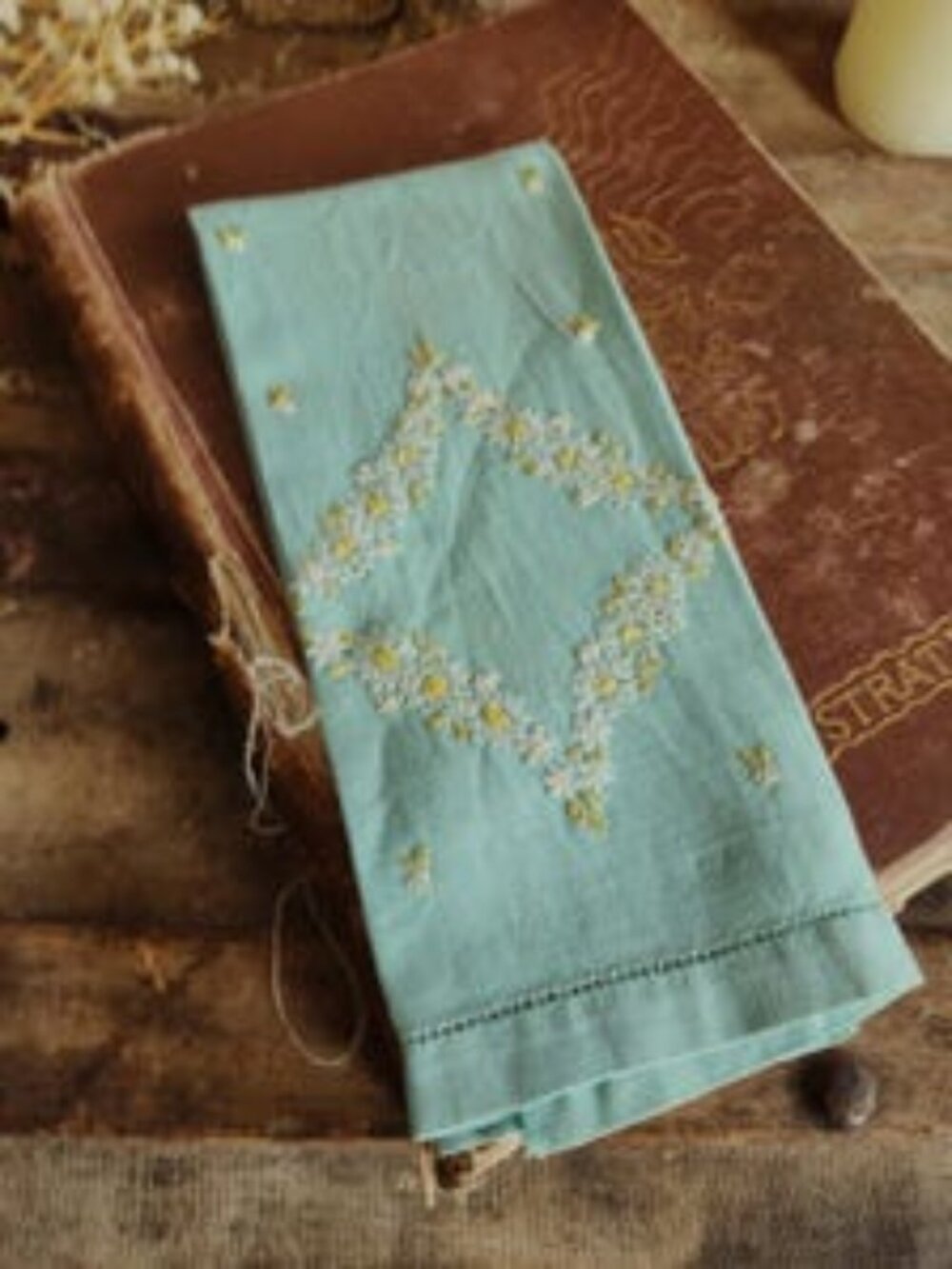 Vintage 1930s Tea Towel, Mint Green Linen with Daisy Floral Embroidery Fingertip